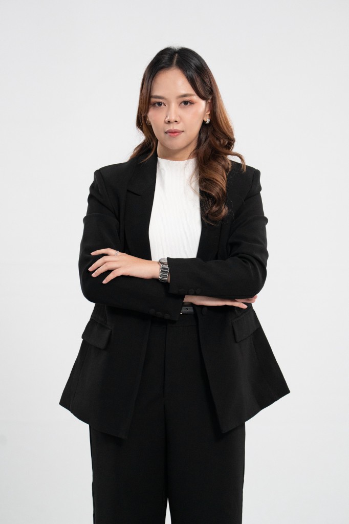 Ms. Paweenrat Prasitphan